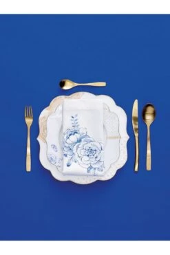 Royal White Breakfast Plate Golden Dots 23,5 Cm -Chic Nest Deals Store 0020564 royal white breakfast plate 800