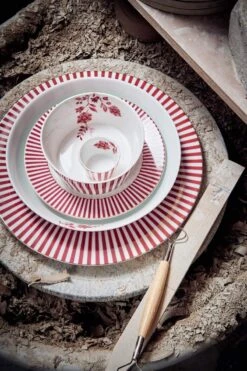 Royal Stripes Dinner Plate Dark Pink 26.5cm 14 Royal Stripes Dinner Plate Dark Pink 26.5cm -Chic Nest Deals Store 220608 pip haarlem2490 hr lr