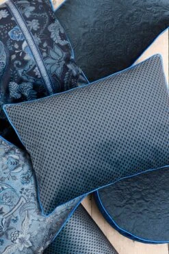 Cushion Suki Dark Blue -Chic Nest Deals Store 51.040.358 51 uitsnedes lr