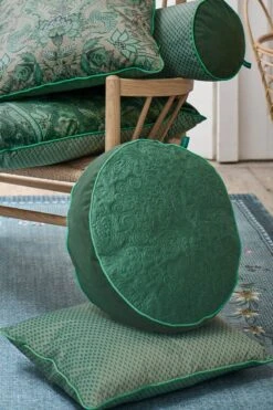 Cushion Round Quiltey Days Dark Green 18 Cushion Round Quiltey Days Dark Green -Chic Nest Deals Store 51.040.363 50 uitsnedes lr