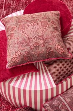 Cushion Square Kyoto Festival Dark Pink 7 Cushion Square Kyoto Festival Dark Pink -Chic Nest Deals Store 51.040.366 50 uitsnedes lr
