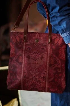 Shopper Square Kyoto Festival Dark Pink -Chic Nest Deals Store anne timmer pip fw roos 33854 800x1200 1