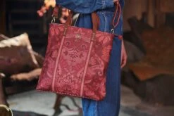 Shopper Square Kyoto Festival Dark Pink -Chic Nest Deals Store anne timmer pip fw roos 33873 800x1200 1