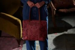 Shopper Medium Kyoto Festival Dark Pink -Chic Nest Deals Store anne timmer pip fw roos 33918 800x1200