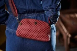 Cross Body Small Suki Pink -Chic Nest Deals Store anne timmer pip fw roos 34103 800x1200