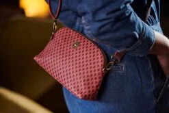 Cross Body Small Suki Pink -Chic Nest Deals Store anne timmer pip fw roos 34111 800x1200