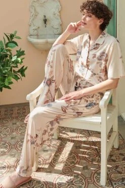 Top Short Sleeve Cece Fiore White -Chic Nest Deals Store at pip studio ss23 dag01 1418