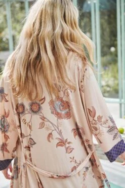 Kimono Cece Fiore White -Chic Nest Deals Store at pip studio ss23 dag02 2238