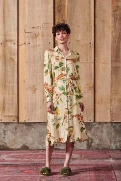 Dress Long Sleeve Good Nightingale Sand -Chic Nest Deals Store fw22 hw mixandmatch 53 kopi ren 1