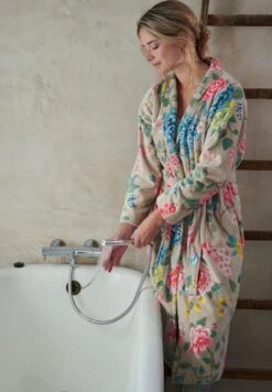 Bathrobe Good Evening Khaki -Chic Nest Deals Store good evening khaki bathrobe sfeer 01