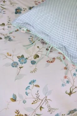 Duvet Cover Kawai Flower White -Chic Nest Deals Store kawai flower white 40 detail lr