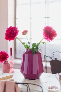 Metal Vase Pink 29 Cm -Chic Nest Deals Store pip la majorelle 07 800x1200