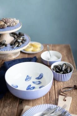 Wooden Platter White/Blue 22 Cm -Chic Nest Deals Store pip royal yerseke 01 800x1200 1