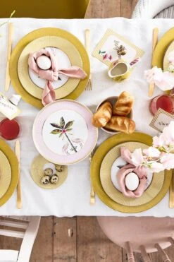 La Majorelle Cake Tray Small Pink -Chic Nest Deals Store pip s23 238 staand02 lr 1