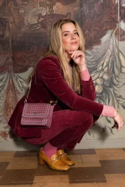 Cross Body Small Clover Pink -Chic Nest Deals Store pip studio fashion bags fw2023 clover dark pink 03 lr