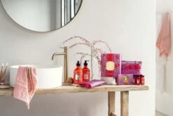 Cosmetic Bag Kawai Flower Combi Fuchsia -Chic Nest Deals Store pip studio gifting ss2023 all 01 lr