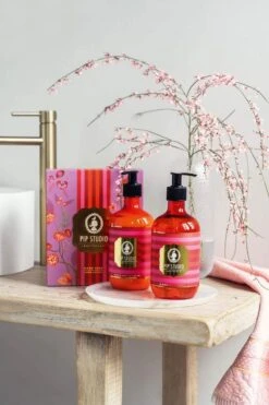 Giftset Hand Soap & Hand Lotion Jasmin Tea Leaves 475ml -Chic Nest Deals Store pip studio gifting ss2023 set2 01 lr