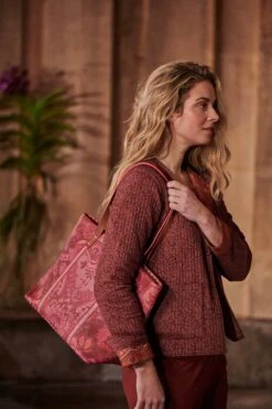 Shopper Medium Kyoto Festival Dark Pink -Chic Nest Deals Store pip studio melatti sfeer 38087 800x1200