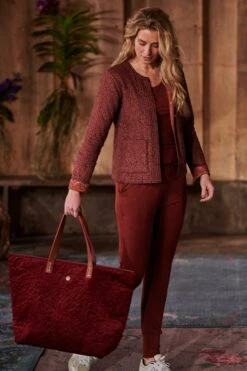 Tote Bag Velvet Quiltey Days Red 13 Tote Bag Velvet Quiltey Days Red -Chic Nest Deals Store pip studio melatti sfeer 38099 800x1200