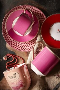 Pip Chique Cappuccino Cup & Saucer Pink 10 Pip Chique Cappuccino Cup & Saucer Pink -Chic Nest Deals Store pip studio ss2023 pip chique mix match pink 08 lr