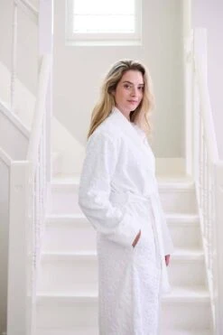 Bathrobe Mosaic De Pip White -Chic Nest Deals Store ss23 mosiac de pip white 00 mood
