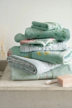 Guesttowel Set/3 Tile De Pip Light Blue 30x50 Cm 6 Guesttowel Set/3 Tile De Pip Light Blue 30x50 Cm -Chic Nest Deals Store towels 03 sfeer 1